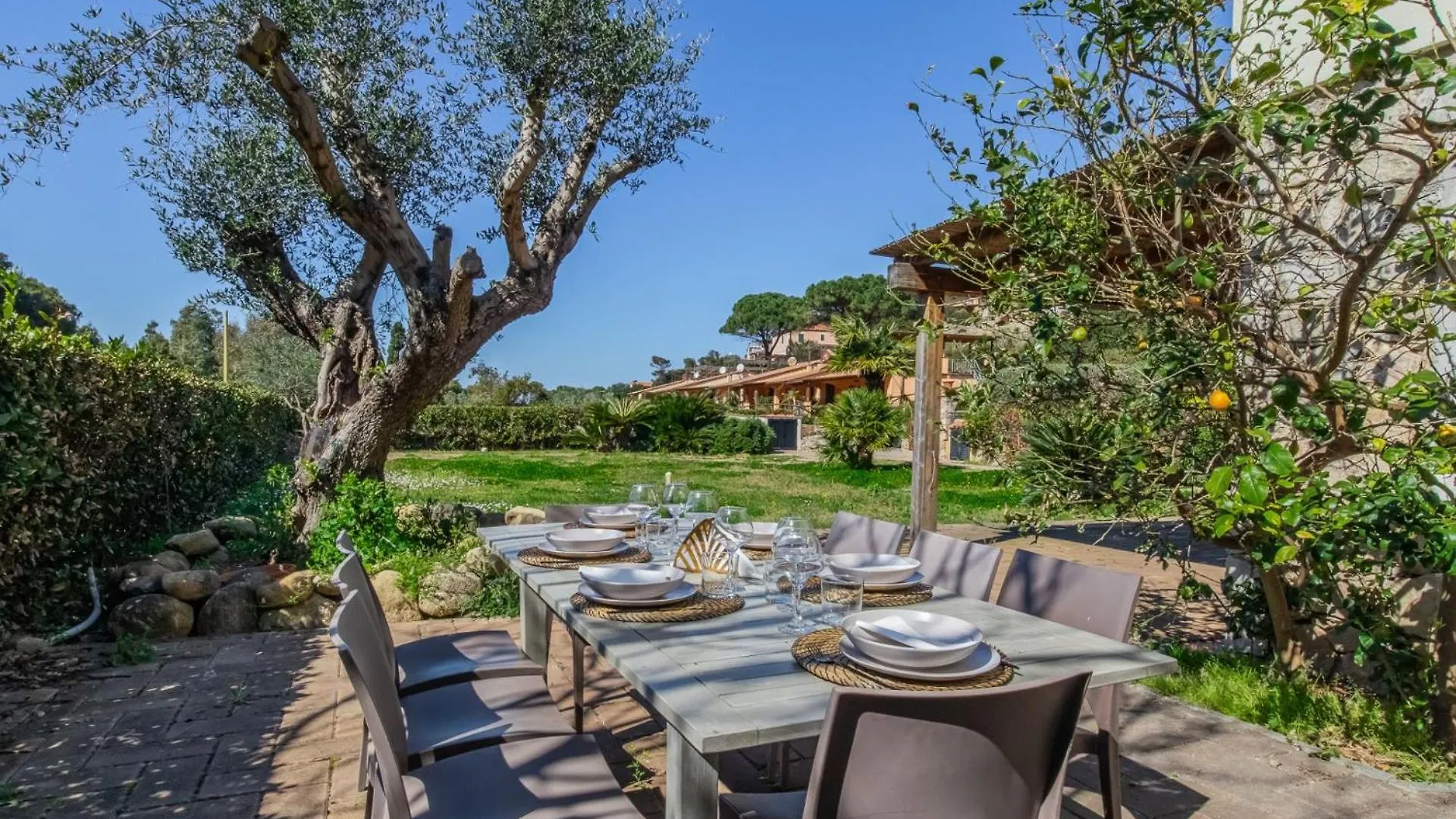 Villa Acquasalata Nisporto 0*,