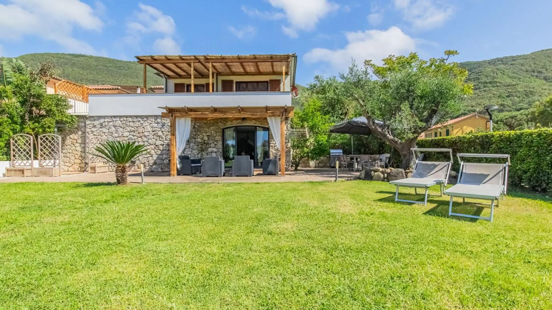 Villa Acquasalata Nisporto