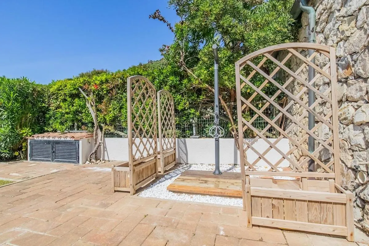 Villa Acquasalata Nisporto