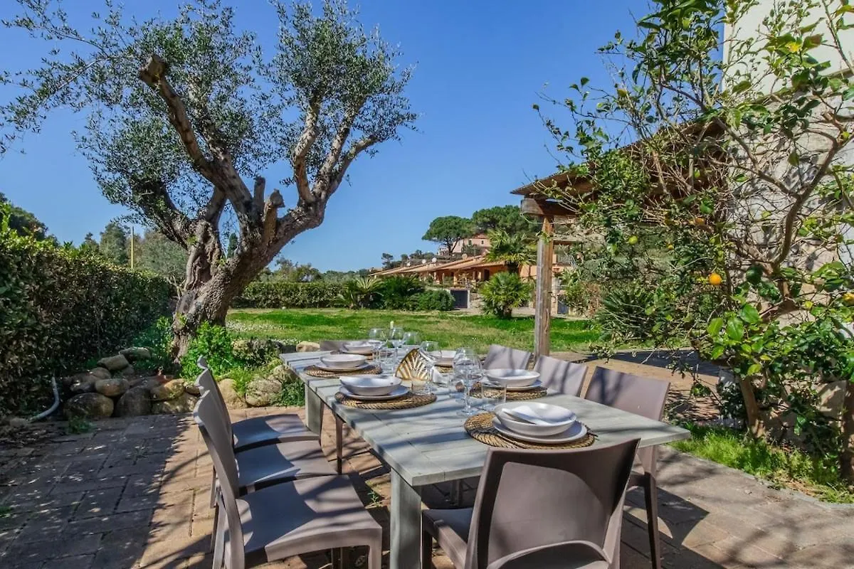 Villa Acquasalata Nisporto 0*,  Italien